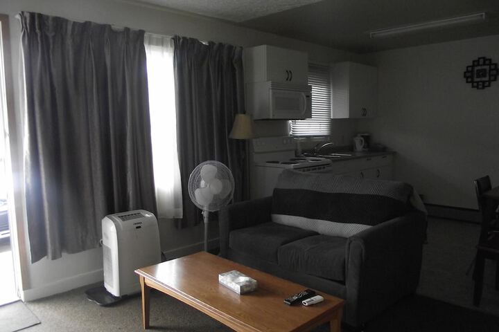 Room 8 of 18