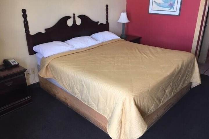 Room 13 of 26