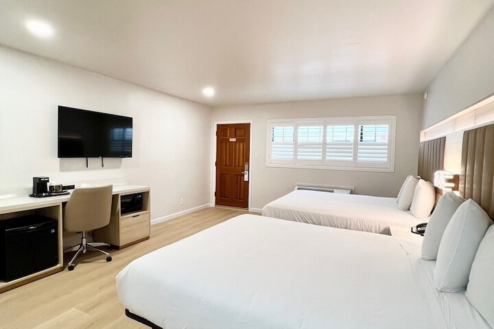 Room 5 of 15
