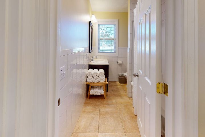 Breezeway Boutique Hotel