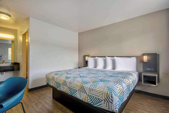 Room 21 of 30