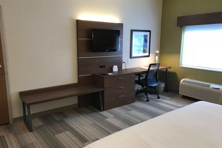Holiday Inn Express Hotel & Suites Rochester - Victor by IHG