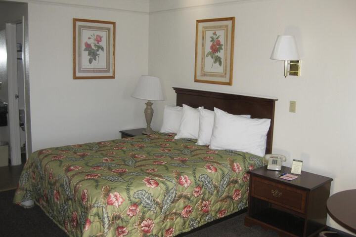 Room 17 of 26
