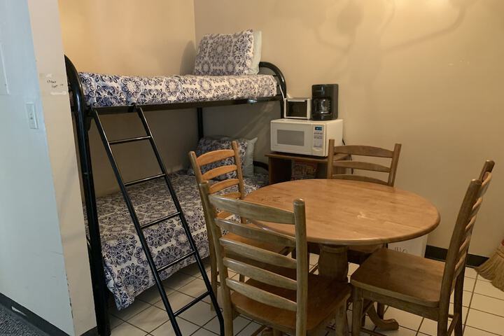Room 50 of 165