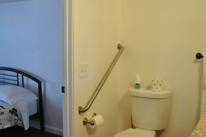 Room 85 of 124