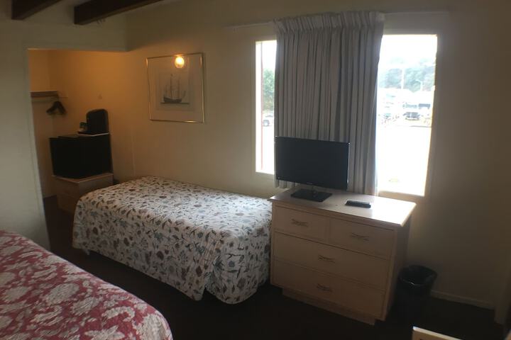 Room 12 of 30
