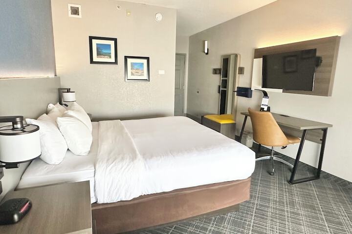 Comfort Inn & Suites Calhoun South