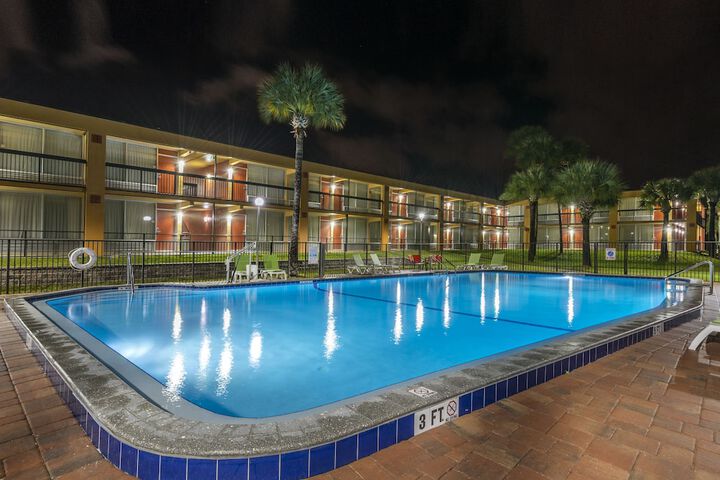 Pool 5 of 37