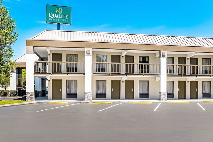 Hotel 4 of 26