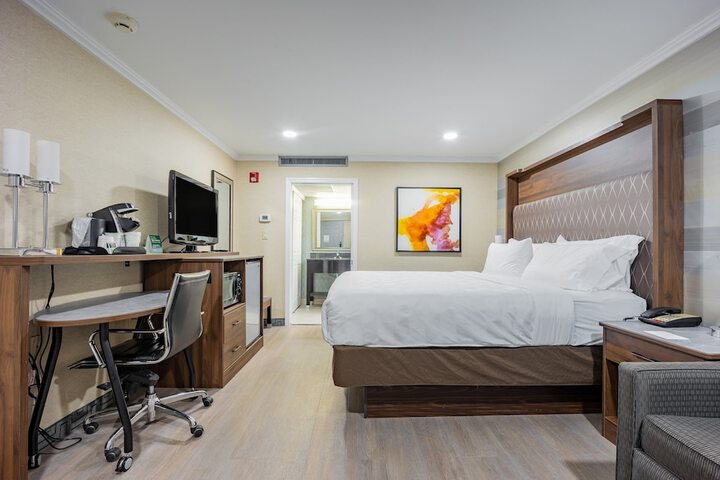 Room 30 of 49