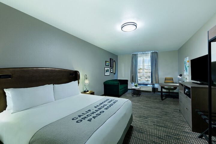 Room 34 of 44