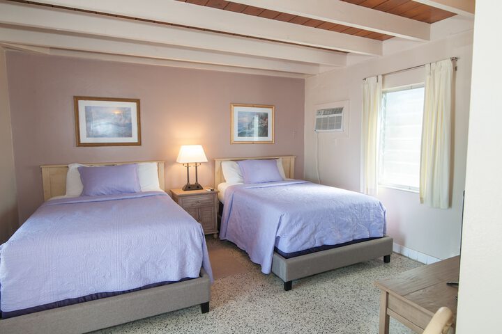 Room 32 of 48