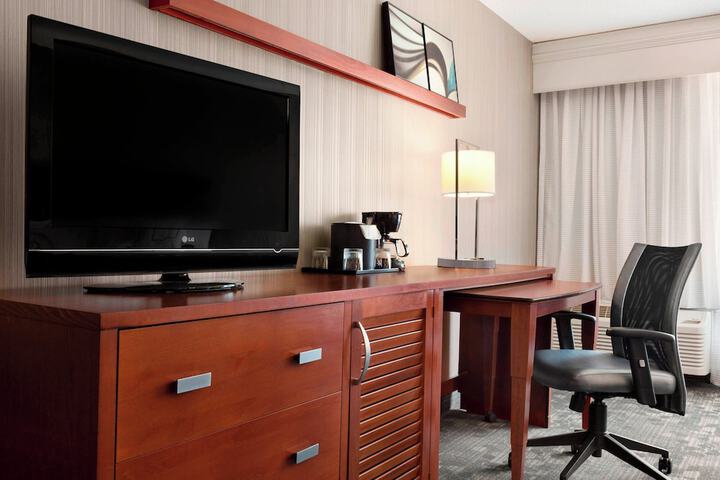 Courtyard by Marriott Springfield