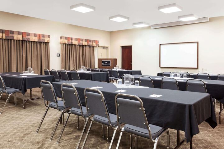 Ramada by Wyndham Weyburn