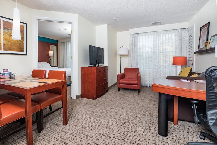 Room 25 of 46