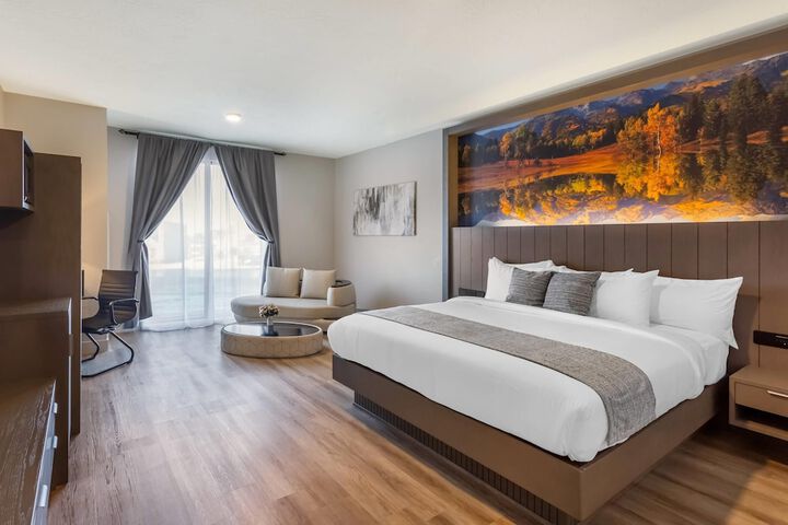 The Valor an Ascend Collection Hotel