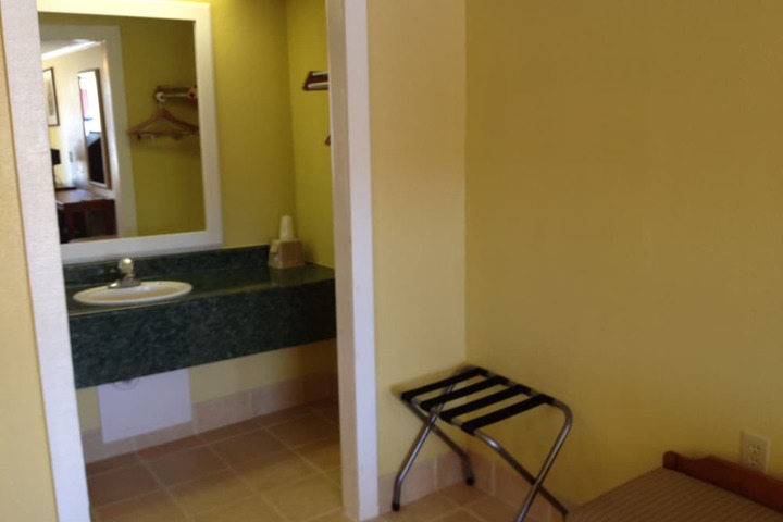 Americas Best Value Inn Conyer