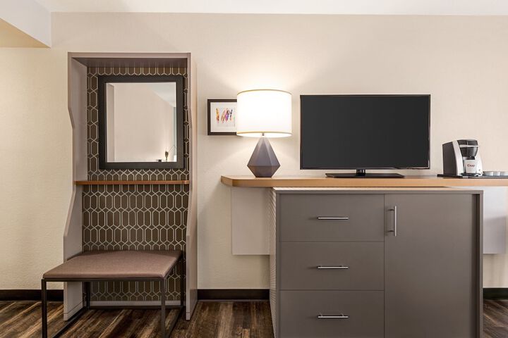 Room 47 of 108