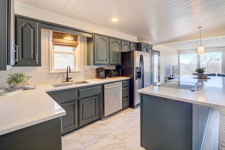 Lake Hudson Home w / Patio in Locust Grove