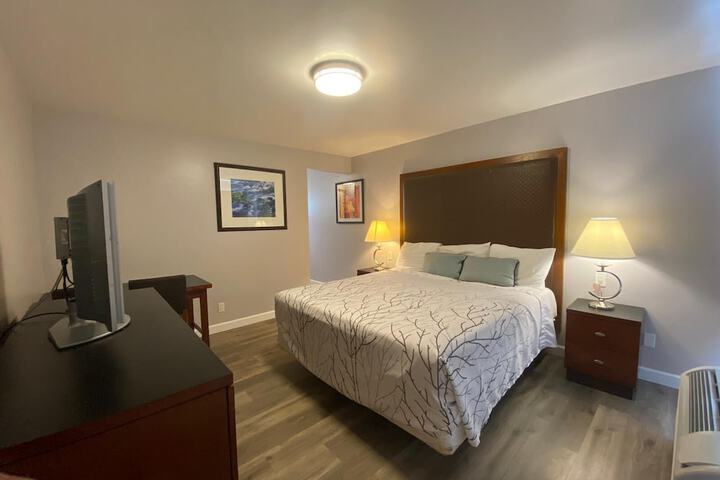 Room 14 of 33