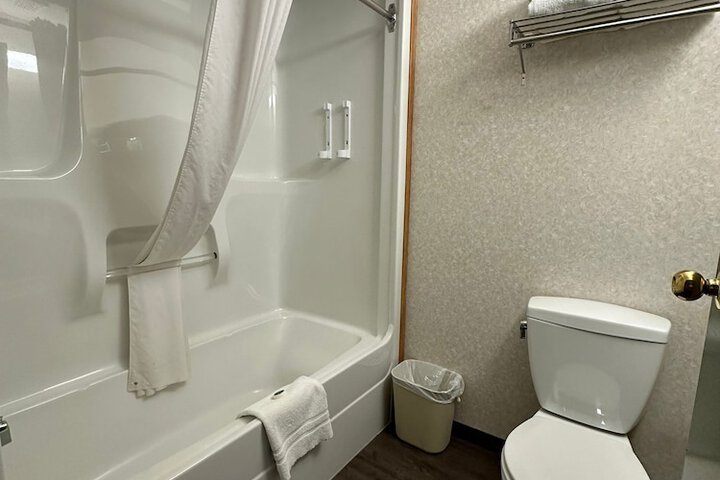 Room 33 of 68