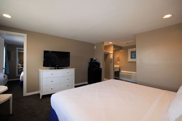 Room 47 of 90