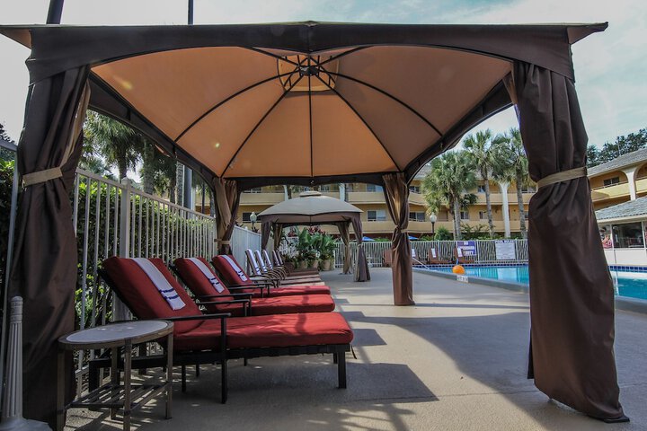 Pool 17 of 60