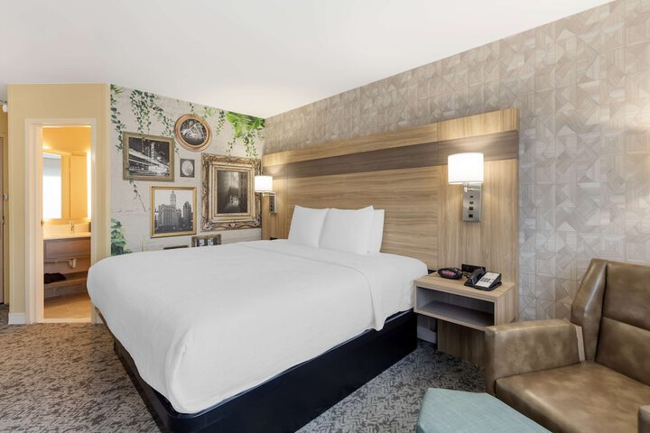 Room 21 of 26