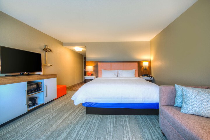 Room 34 of 59