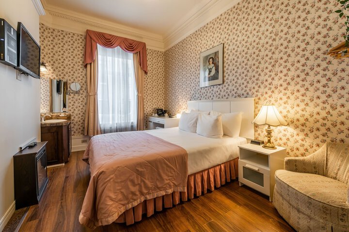 Room 52 of 91