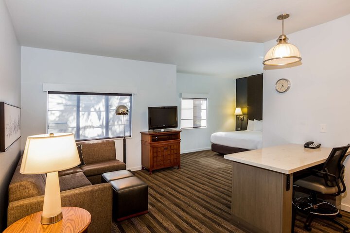 Room 28 of 37