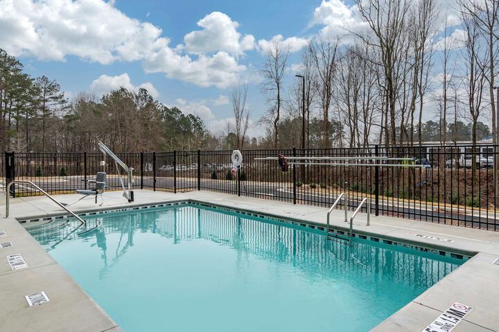 Pool 4 of 37