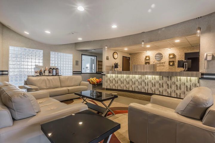 Comfort Inn & Suites Medicine Hat