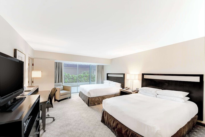 Room 52 of 100