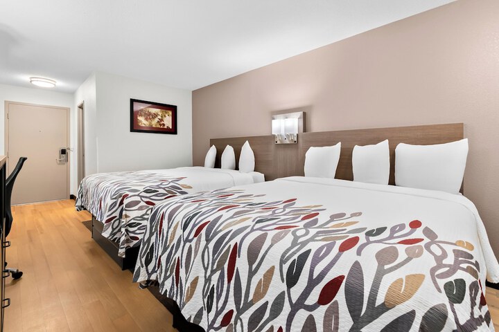 Room 28 of 35
