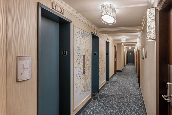 Chateau Victoria Hotel and Suites