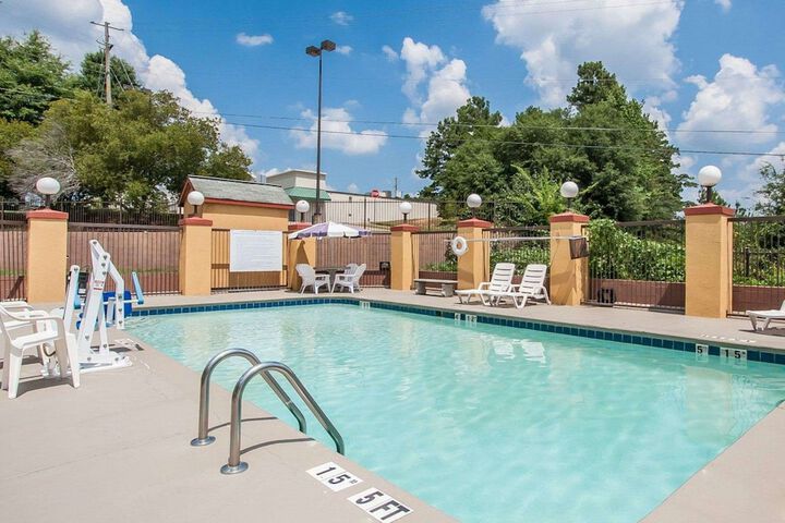 Pool 4 of 34
