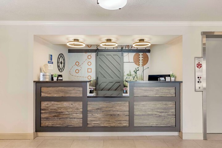 Best Western Plus Grand Manor Inn