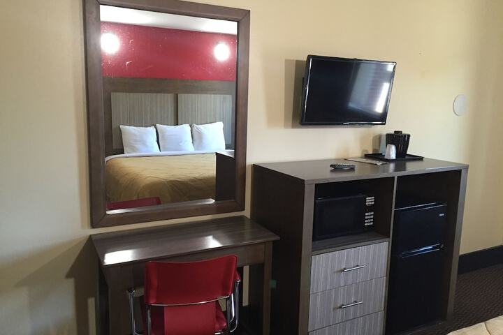 Room 16 of 19