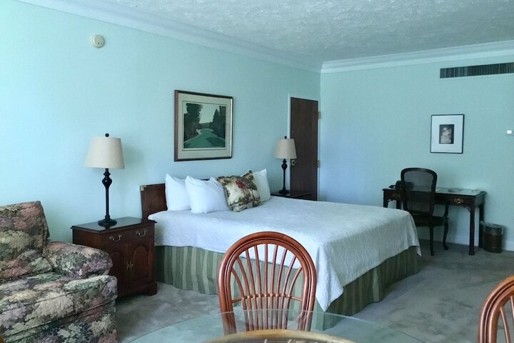 Room 32 of 72