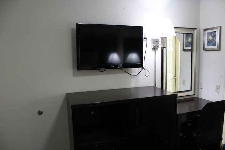 Room 11 of 21