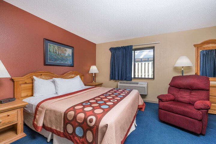 Room 18 of 39