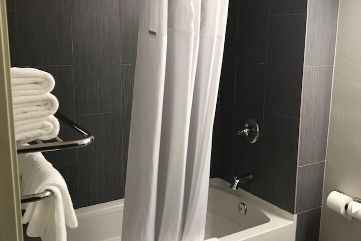 Microtel Inn & Suites by Wyndham Urbandale / Des Moines