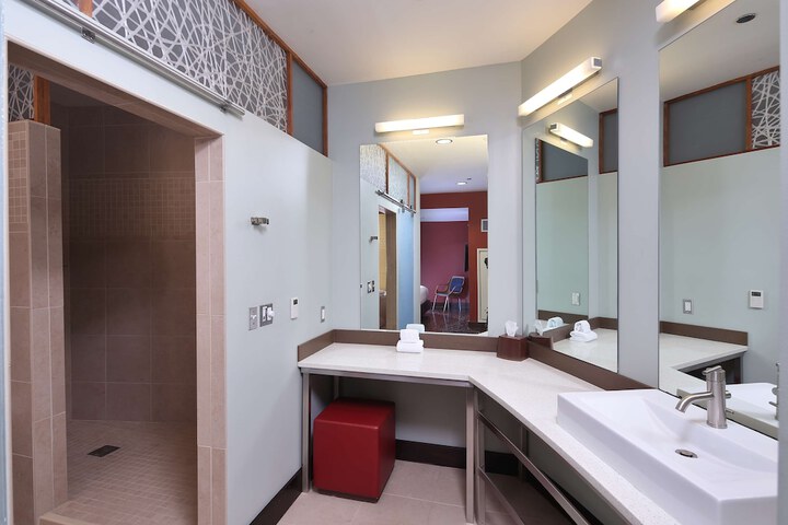 Room 30 of 51