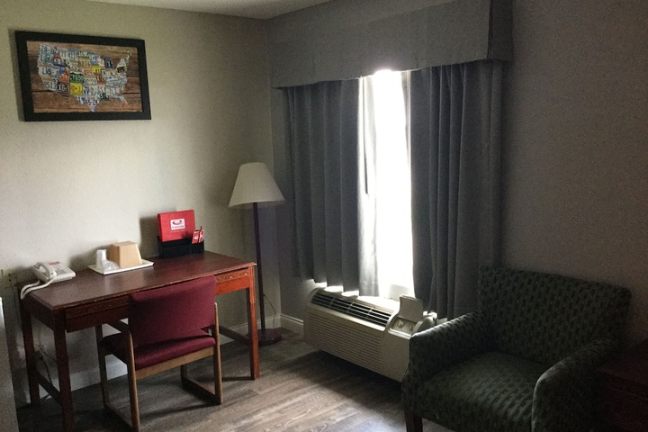 Room 35 of 74