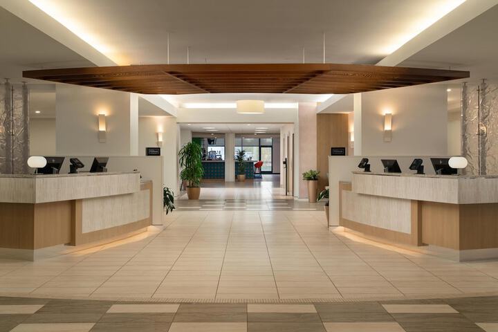 DoubleTree by Hilton Virginia Beach