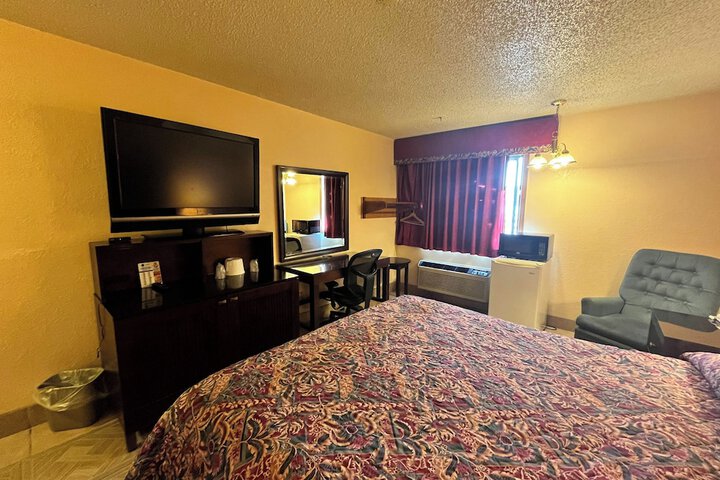 Room 9 of 32