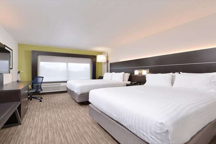 Holiday Inn Express & Suites Parkersburg East by IHG