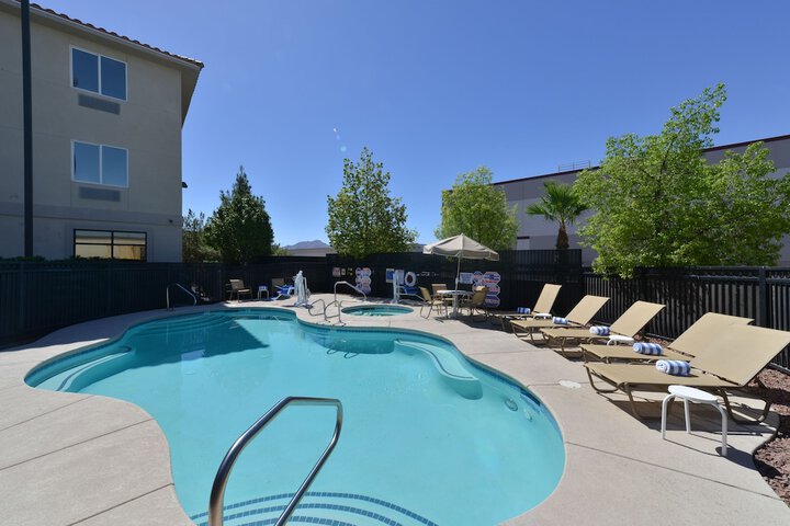 Pool 6 of 44