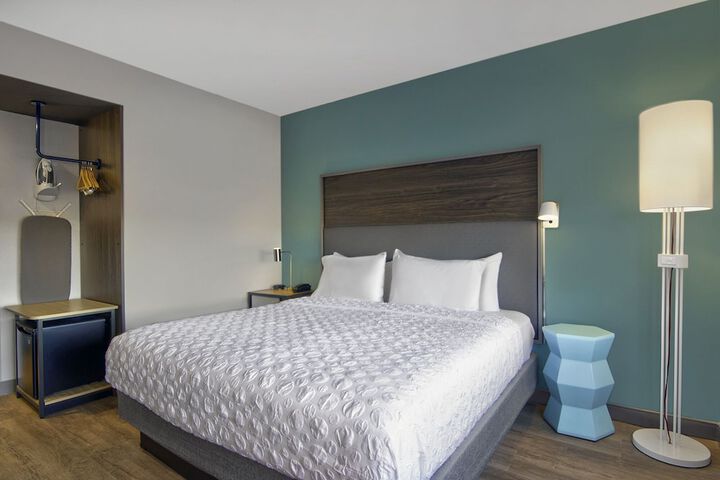 Room 20 of 32